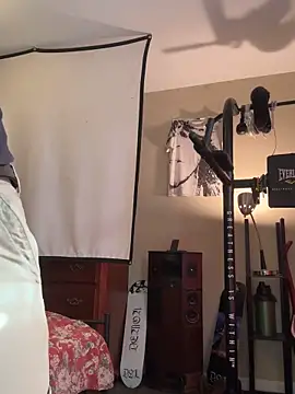 KeYBuMp323 online show from November 2025 04:06:02 PM