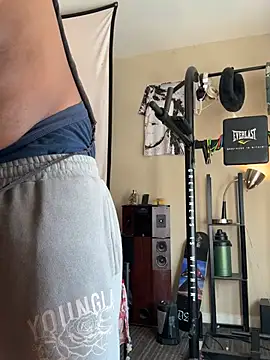 KeYBuMp323 online show from February 2026 03:28:01 PM