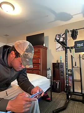 KeYBuMp323 online show from April 2026 03:25:01 PM