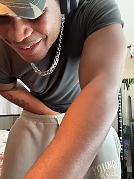 KeYBuMp323 online show from February 2026 05:02:02 PM