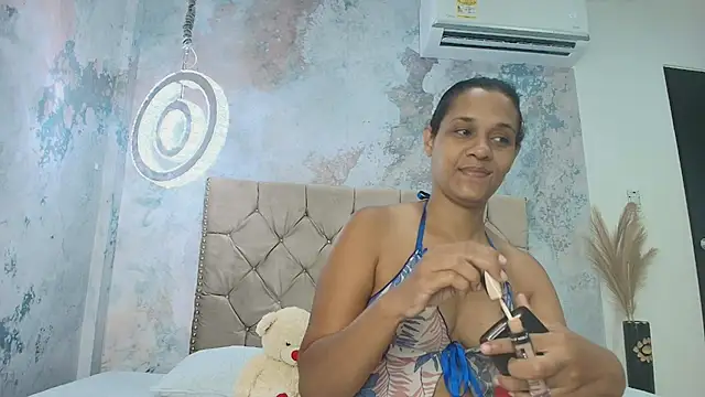 DarcyMooree online show from October 2025 12:39:02 PM