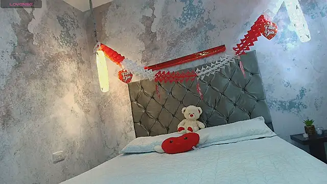 DarcyMooree online show from September 2025 12:42:02 PM