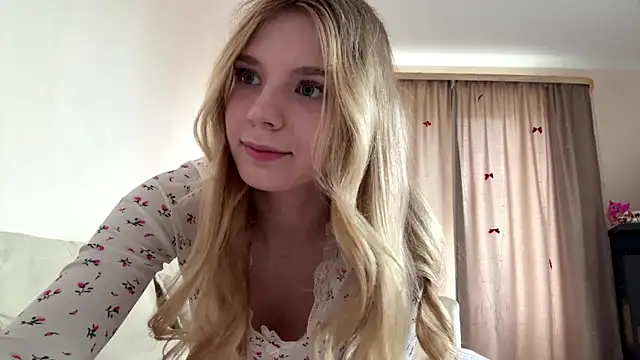 FruityXo online show from April 2026 11:16:01 AM