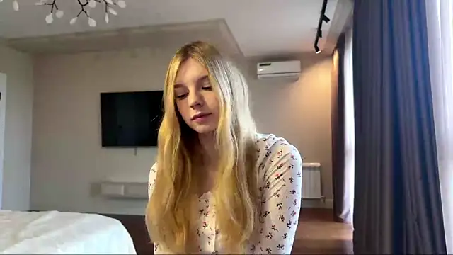 FruityXo online show from March 2026 01:42:01 PM