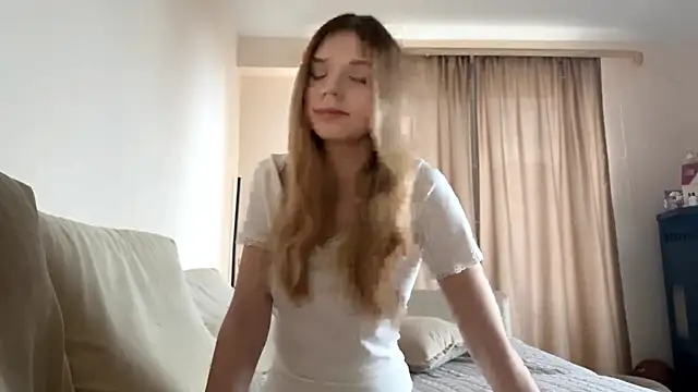 FruityXo online show from December 2025 01:39:02 PM