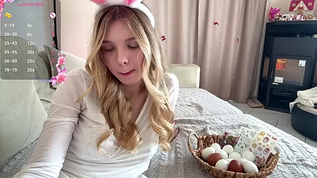 FruityXo online show from April 2026 12:01:01 PM