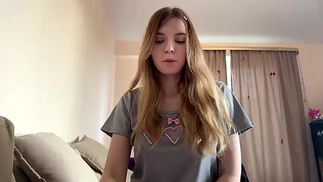 FruityXo online show from March 2026 01:07:02 PM