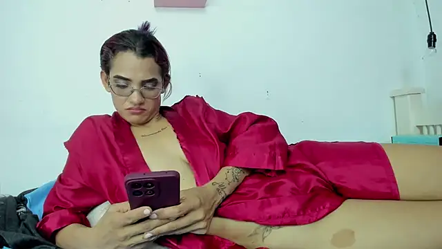 Snapshot of cris_dulce chatting on April 2026 01:42:02 AM cris dulce online show from April 2026 01:42:02 AM