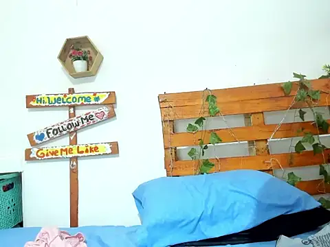 cris dulce online show from March 2026 11:11:02 PM