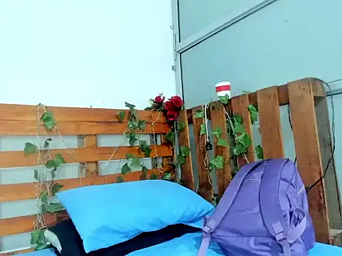 cris dulce online show from March 2026 12:59:01 AM