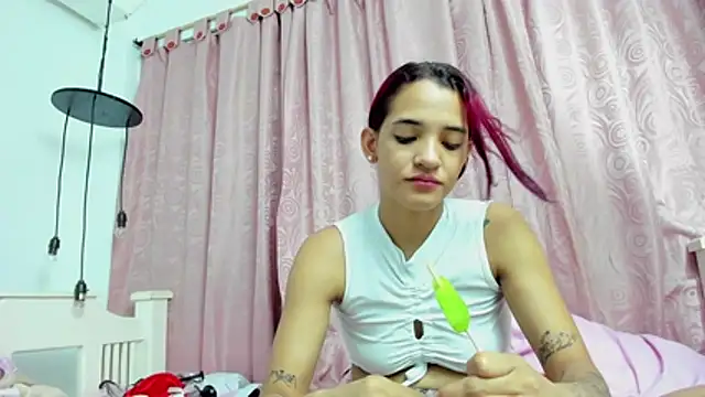 Snapshot of cris_dulce chatting on May 2026 07:39:01 PM cris dulce online show from May 2026 07:39:01 PM