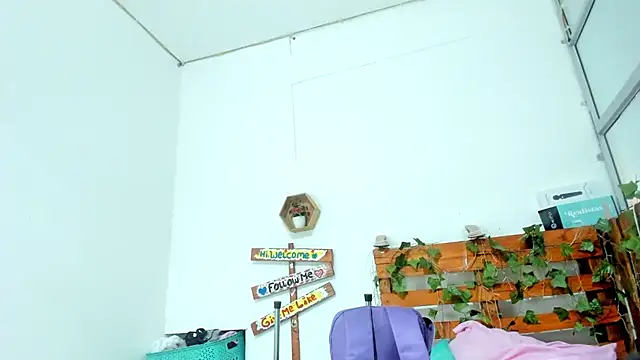 cris dulce online show from April 2026 11:28:01 PM