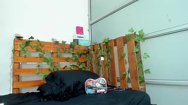 cris dulce online show from April 2026 06:59:02 PM