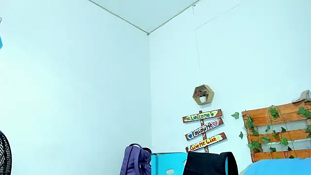 cris dulce online show from February 2026 12:01:02 AM