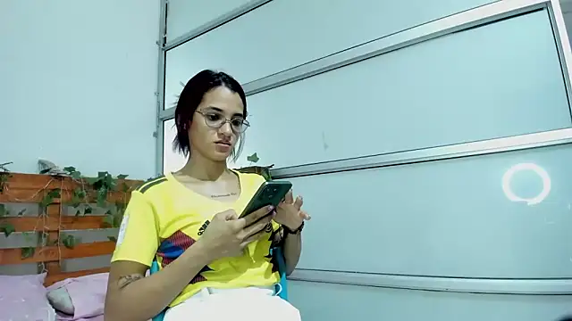 cris dulce online show from March 2026 10:18:01 PM