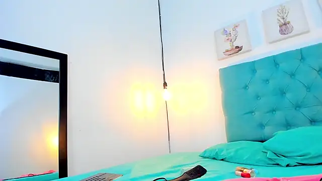 cris dulce online show from December 2025 12:14:01 AM