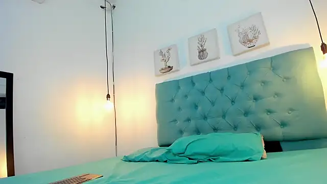 cris dulce online show from December 2025 06:52:01 PM