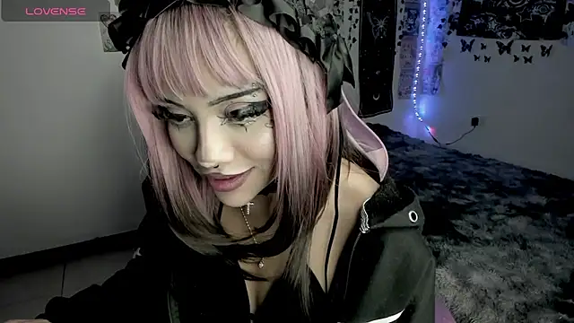 GothKitten666 online show from December 2025 11:39:01 PM