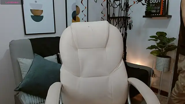   Damian    online show from November 2025 12:15:02 AM