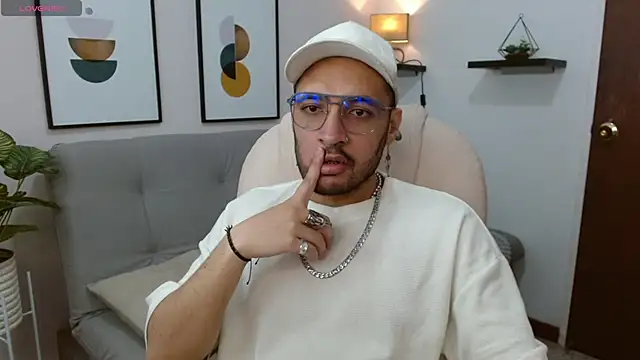   Damian    online show from October 2025 10:10:02 PM