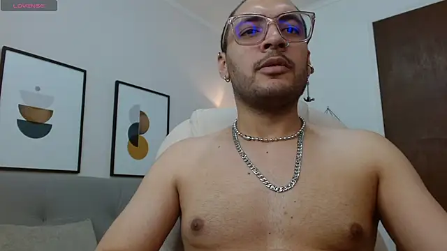   Damian    online show from November 2025 01:55:02 AM