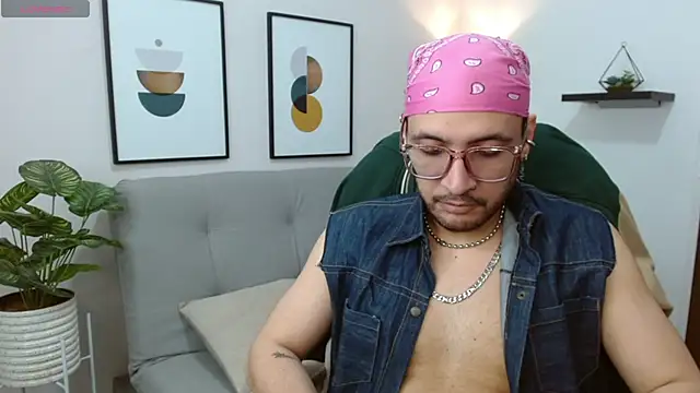 Snapshot of __Damian___ chatting on October 2025 11:50:02 PM Damian online show from October 2025 11:50:02 PM