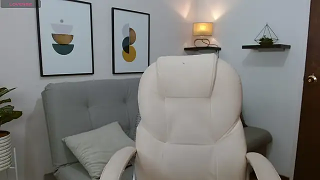   Damian    online show from November 2025 11:30:01 PM