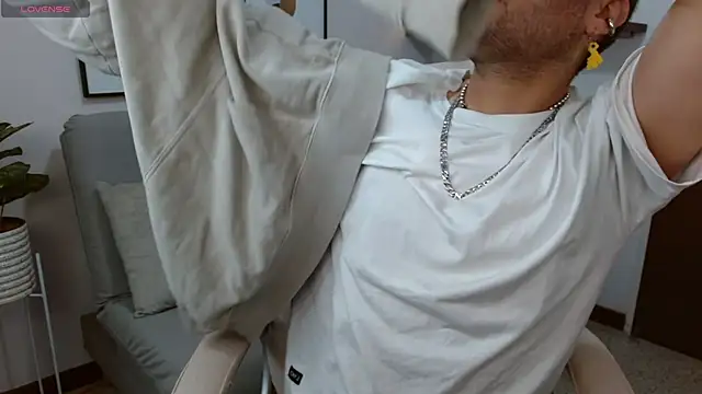   Damian    online show from November 2025 10:47:02 PM