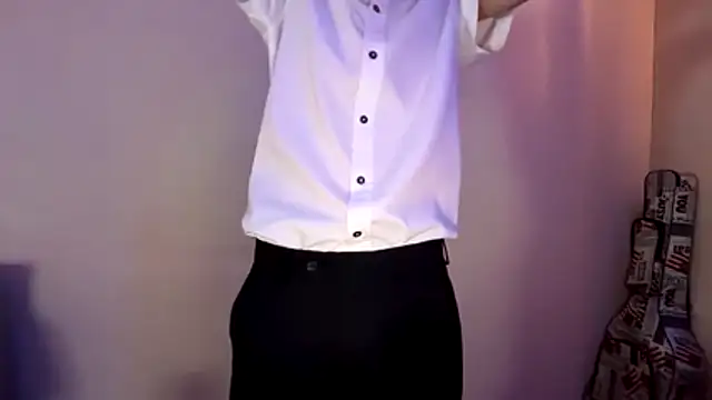 Snapshot of holydirt_luxeno1 chatting on December 2025 12:44:02 PM holydirt luxeno1 online show from December 2025 12:44:02 PM