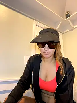 Snapshot of Lilamelon chatting on September 2025 01:45:01 AM Lilamelon online show from September 2025 01:45:01 AM