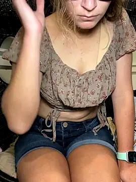 Snapshot of Lilamelon chatting on September 2025 07:50:01 PM Lilamelon online show from September 2025 07:50:01 PM