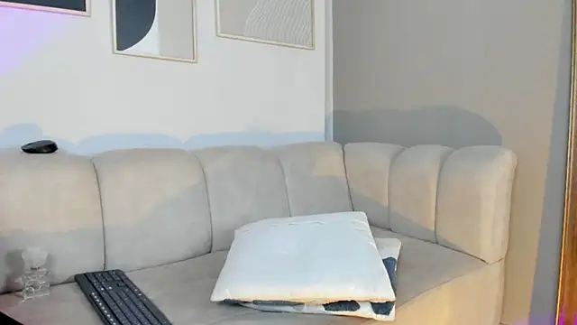marie bass online show from April 2026 12:51:02 PM