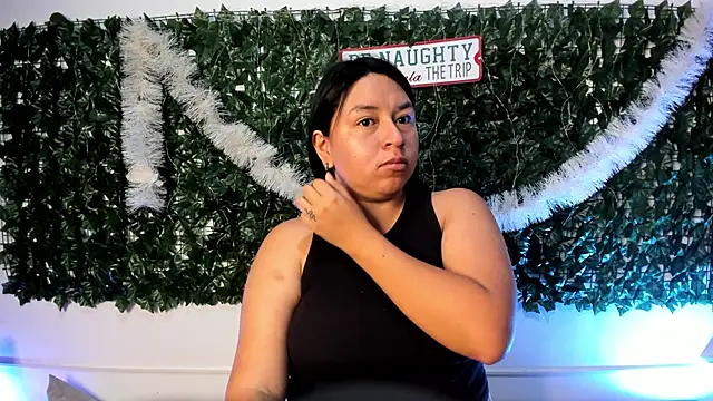 BellaRoux1 online show from December 2025 12:18:01 PM