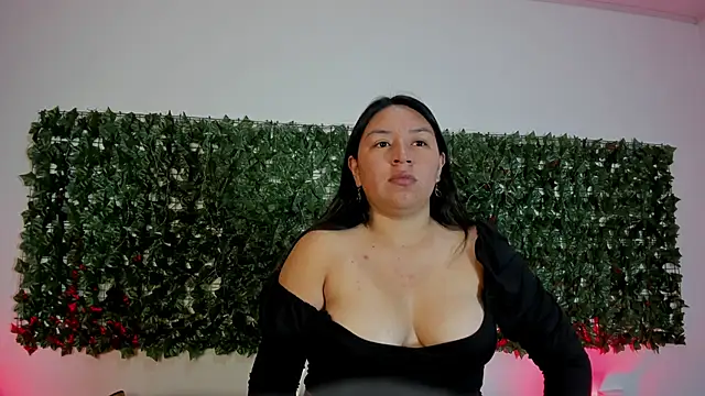 BellaRoux1 online show from February 2026 12:13:02 PM