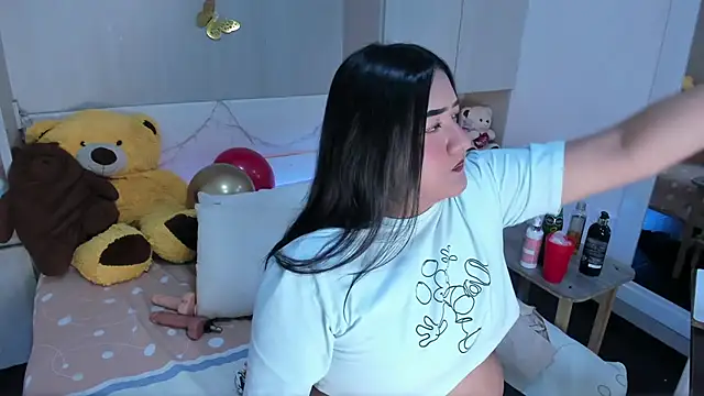 LilyWhitney online show from March 2026 04:12:01 AM