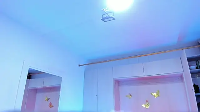 LilyWhitney online show from May 2026 04:05:01 AM