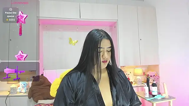 LilyWhitney online show from May 2026 04:18:02 AM