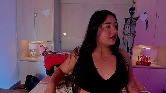 LilyWhitney online show from October 2025 04:00:02 AM