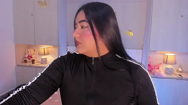 LilyWhitney online show from February 2026 04:10:01 AM