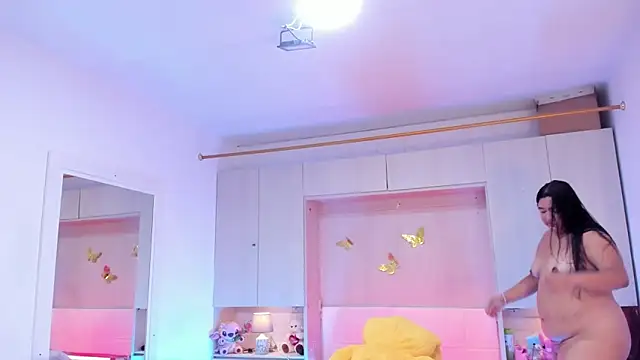 LilyWhitney online show from May 2026 04:17:01 AM