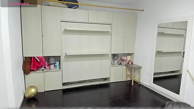 LilyWhitney online show from April 2026 03:55:01 AM