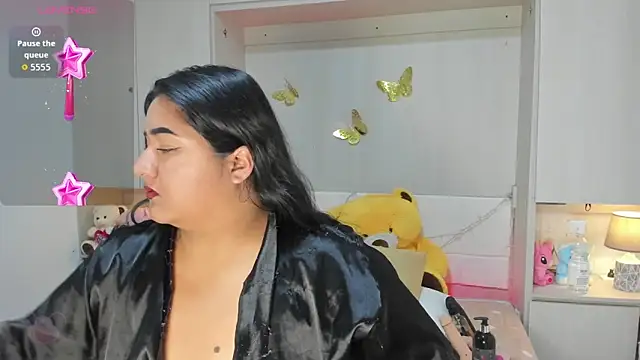 LilyWhitney online show from March 2026 04:04:02 AM