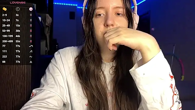 LauretteRagar online show from October 2025 05:17:01 PM