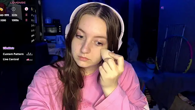 LauretteRagar online show from September 2025 05:19:02 PM