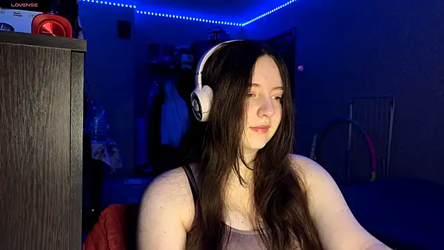 LauretteRagar online show from November 2025 06:12:01 PM