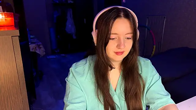 LauretteRagar online show from October 2025 05:21:01 PM