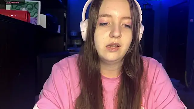 LauretteRagar online show from September 2025 05:08:01 PM