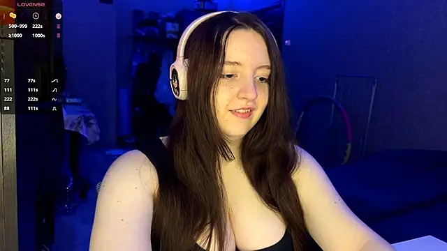 LauretteRagar online show from October 2025 05:23:02 PM