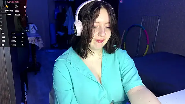 LauretteRagar online show from November 2025 05:39:02 PM