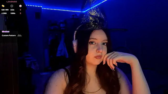 LauretteRagar online show from October 2025 07:21:01 PM